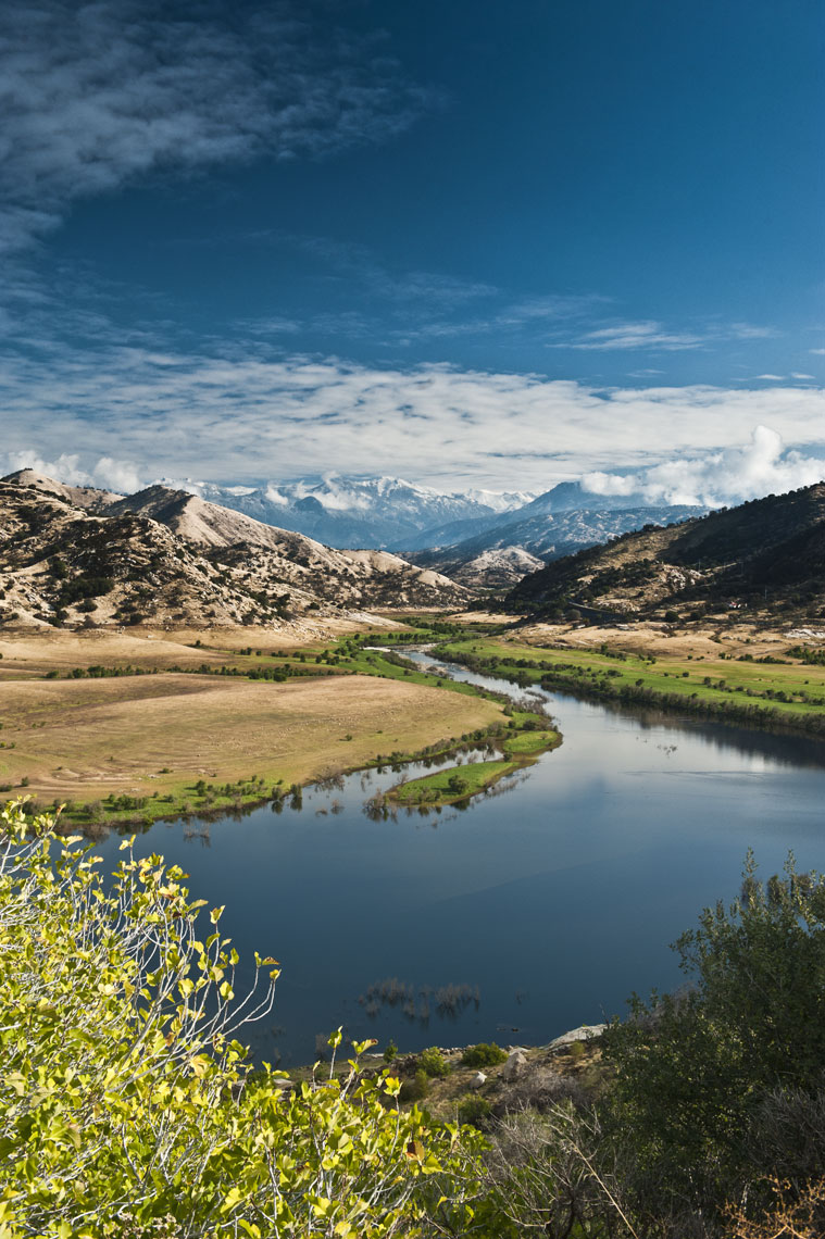 Lake Kaweah sits at the base of the Sierra Mountains outside of Sequoia National Park in California